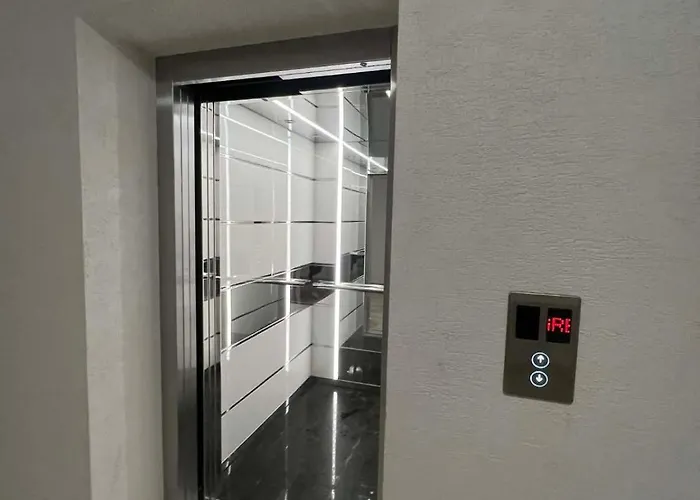 Izgrev View Apartament *